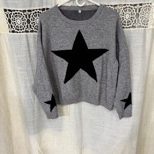 Woman’s Long Sleeve Star Pattern Crew Neck Pullover Gray/Black Sweater Size L